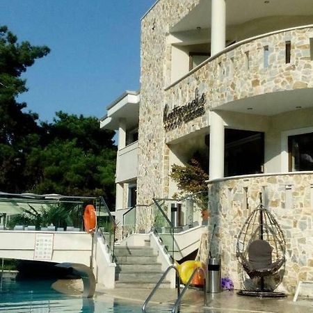 Hatzoudis Luxury Suites Chrisi Ammoudia Exterior foto