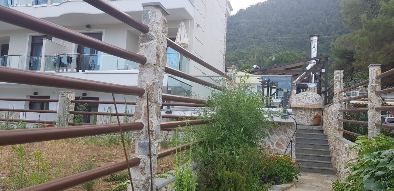 Hatzoudis Luxury Suites Chrisi Ammoudia Exterior foto