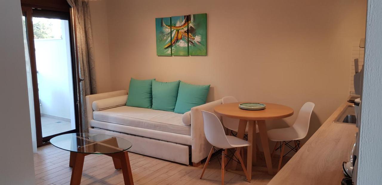 Hatzoudis Luxury Suites Chrisi Ammoudia Exterior foto