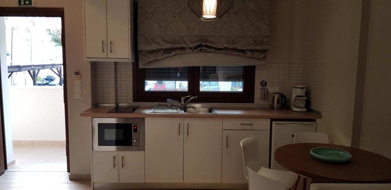 Hatzoudis Luxury Suites Chrisi Ammoudia Exterior foto