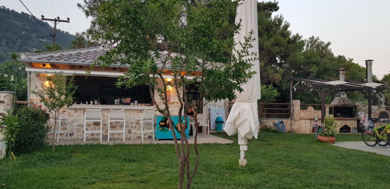 Hatzoudis Luxury Suites Chrisi Ammoudia Exterior foto