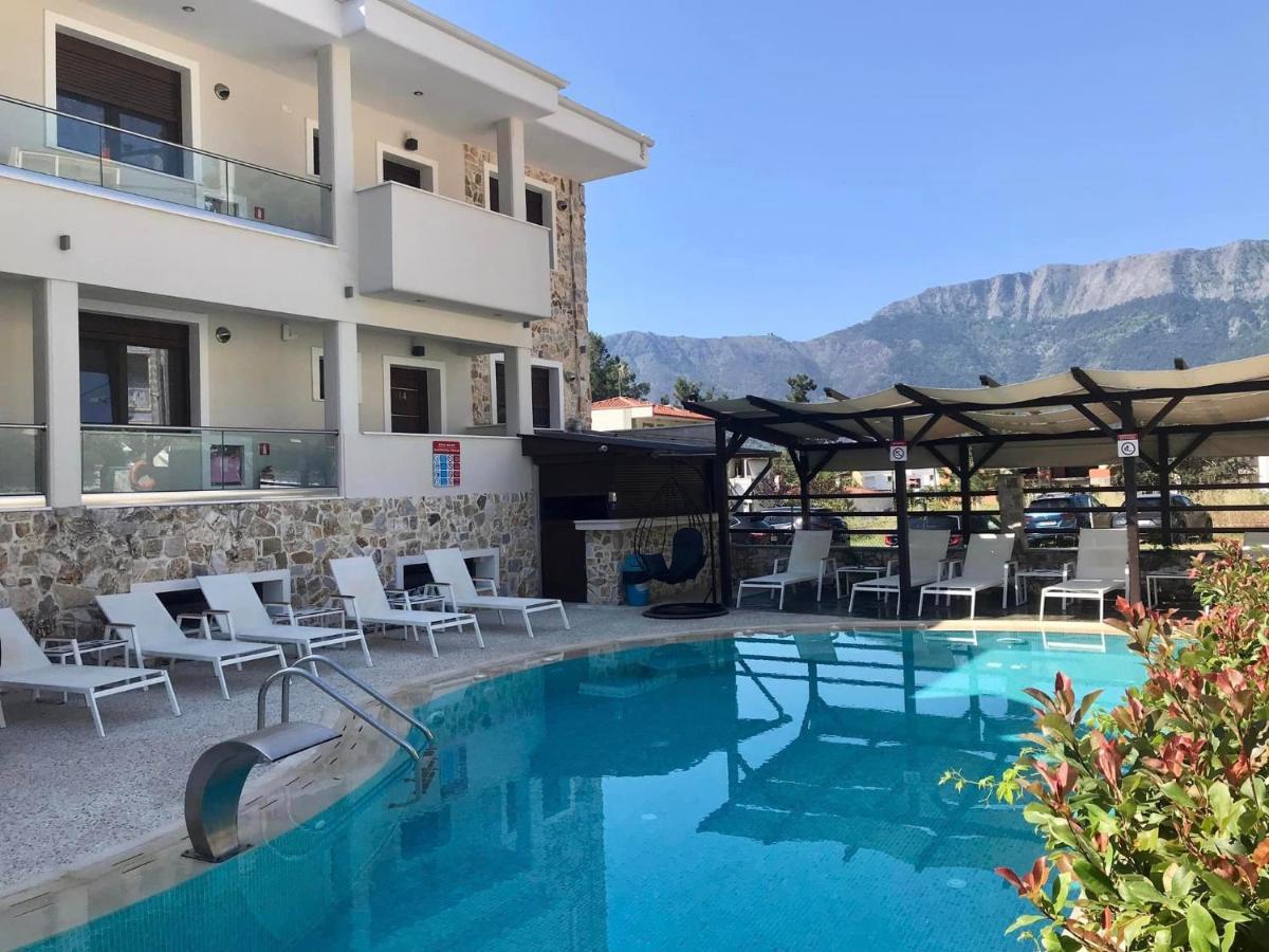 Hatzoudis Luxury Suites Chrisi Ammoudia Exterior foto