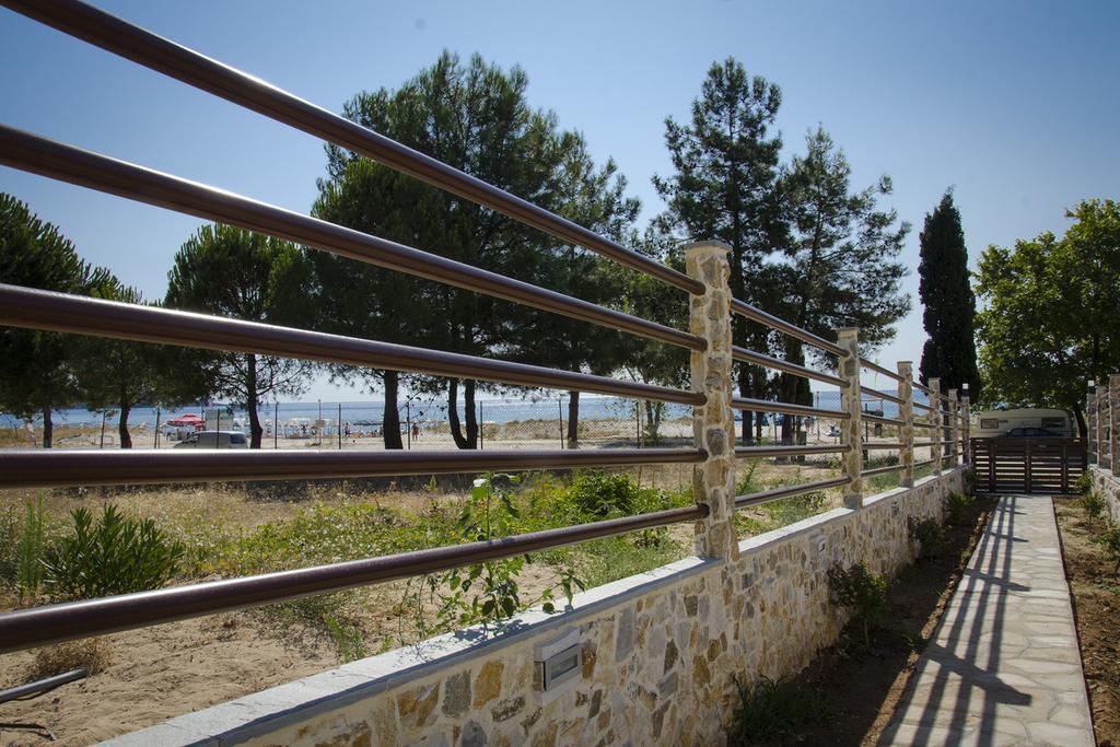 Hatzoudis Luxury Suites Chrisi Ammoudia Exterior foto