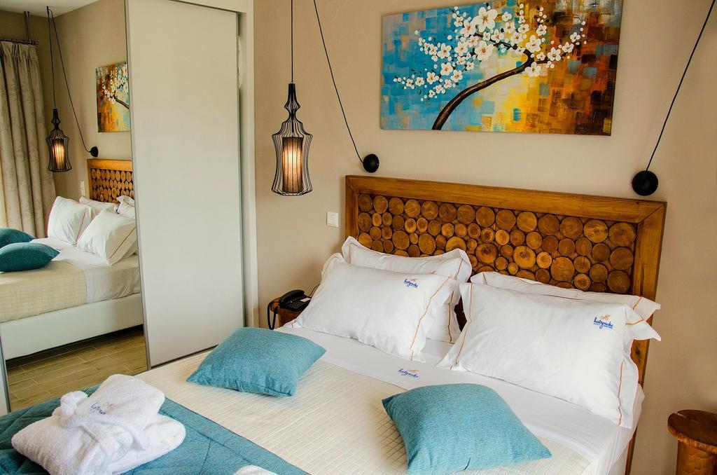 Hatzoudis Luxury Suites Chrisi Ammoudia Exterior foto