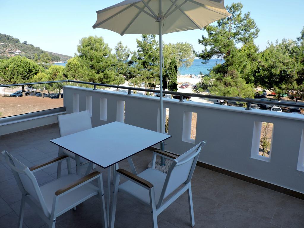 Hatzoudis Luxury Suites Chrisi Ammoudia Exterior foto