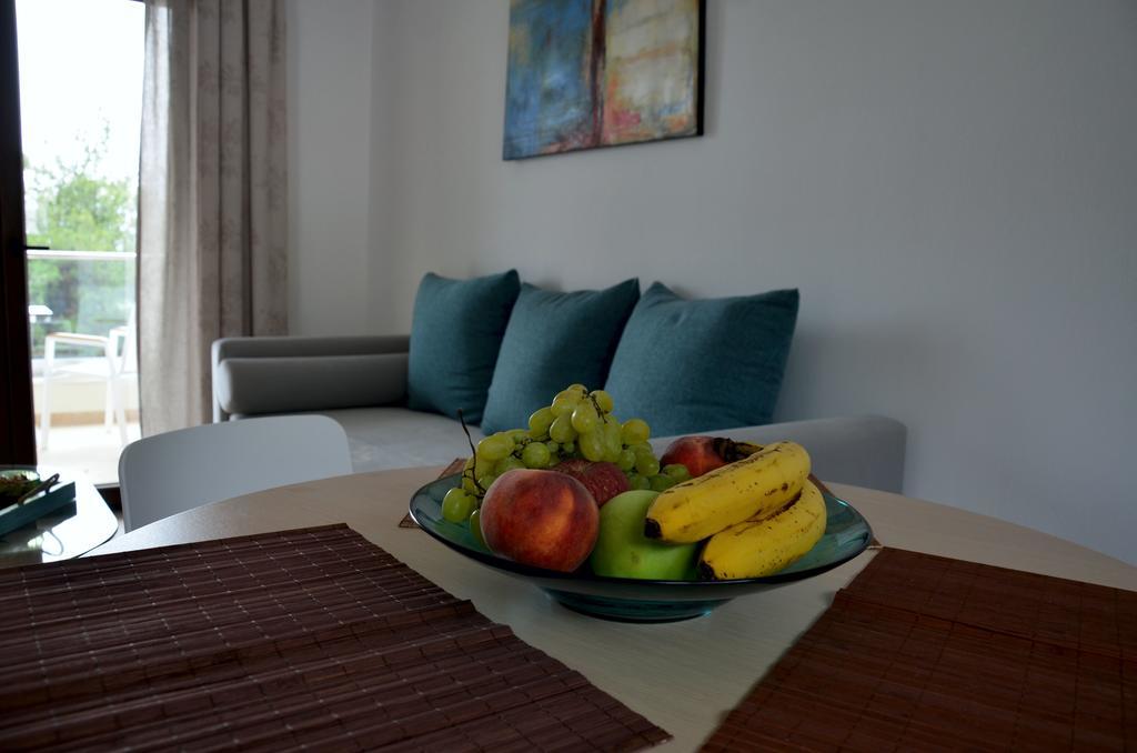 Hatzoudis Luxury Suites Chrisi Ammoudia Exterior foto