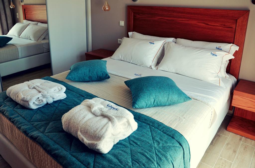 Hatzoudis Luxury Suites Chrisi Ammoudia Exterior foto