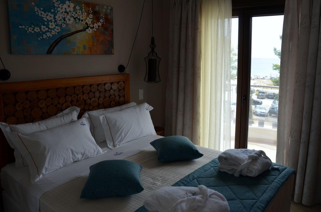 Hatzoudis Luxury Suites Chrisi Ammoudia Exterior foto