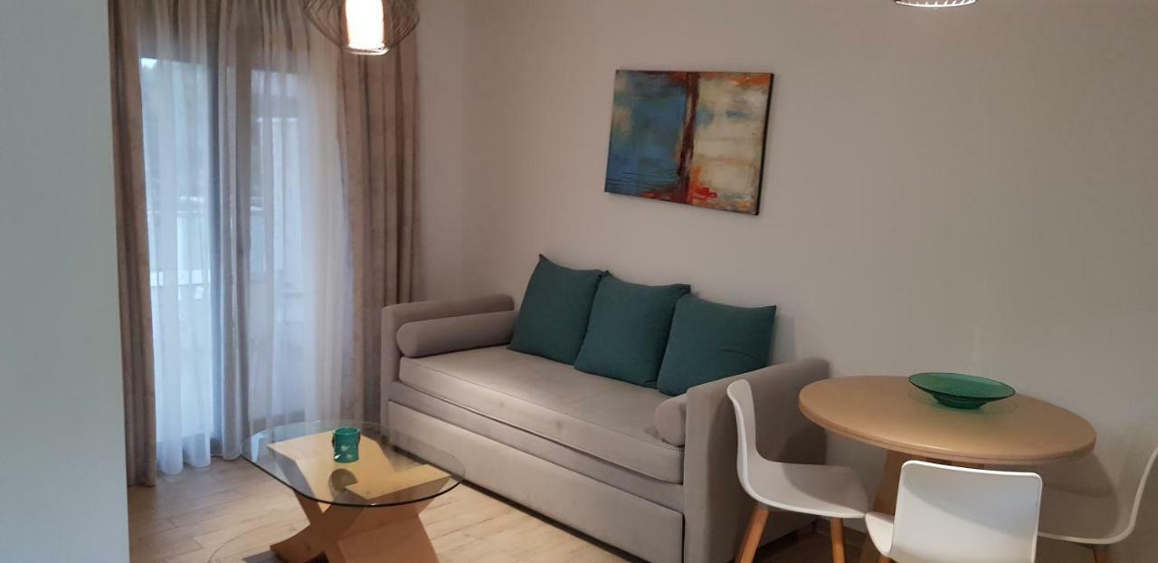 Hatzoudis Luxury Suites Chrisi Ammoudia Exterior foto